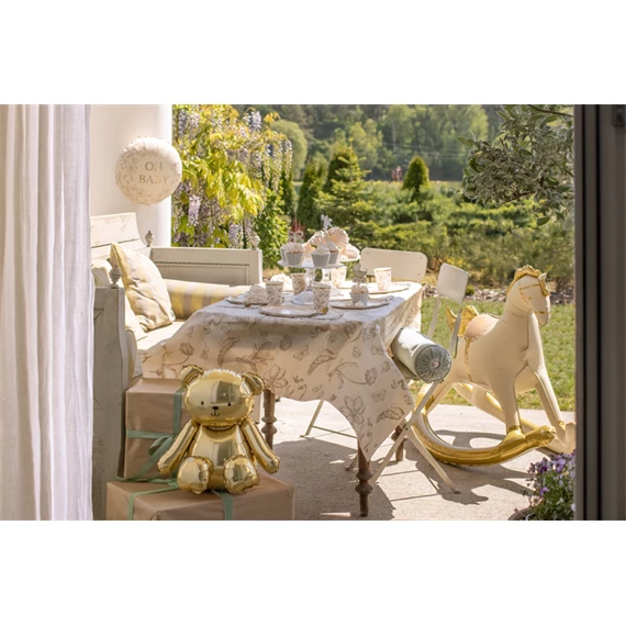 Asztalterítő bézs virágokkal 180x120 cm