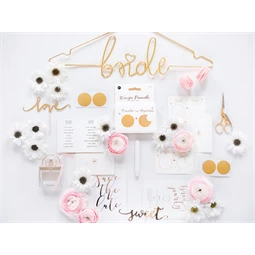 Fém akasztó menyasszony arany 45x27 cm