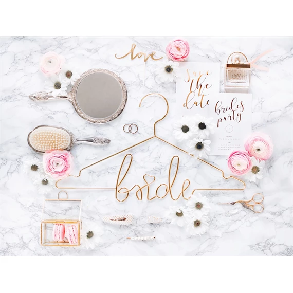 Fém akasztó menyasszony arany 45x27 cm