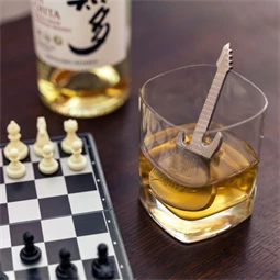 Gitár formájú italhűtő