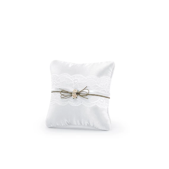 Gyűrűpárna csipkés textil 16x16cm fehér