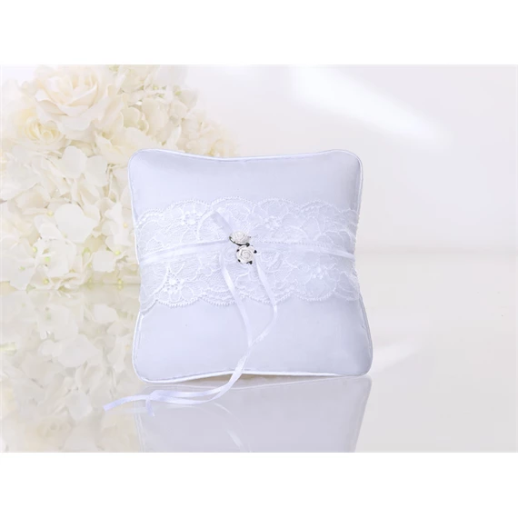 Gyűrűpárna csipkés textil 16x16cm fehér