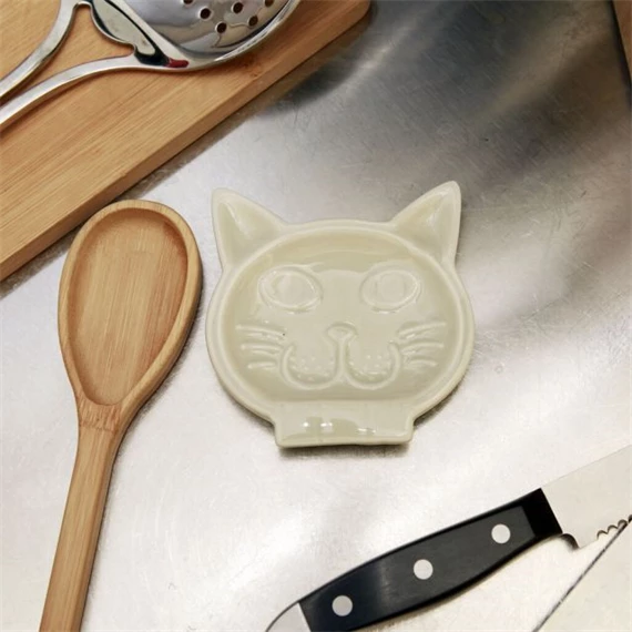 Kanál pihentető, macskás