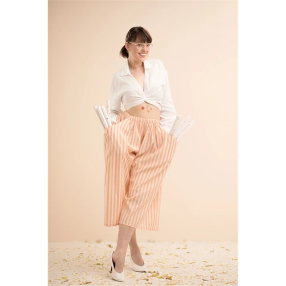 Kézi szórású konfetti szívekkel mix 35 cm