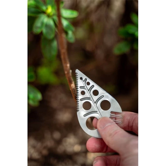 Levél fomájú univerzális szerszám