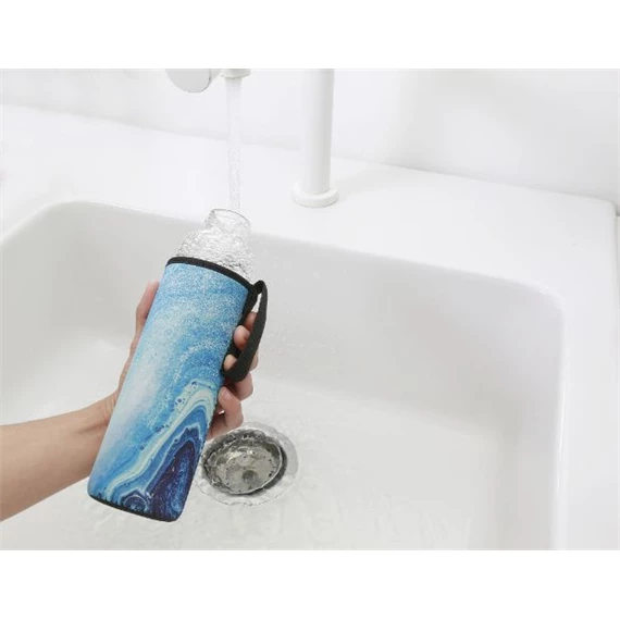 Újratölthető vizespalack tokban 600 ml