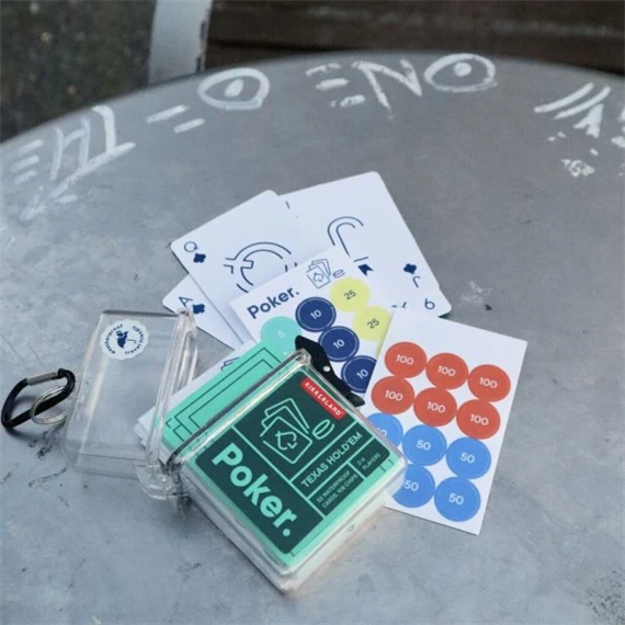 Utazó póker szett 9,5x12x3,5 cm